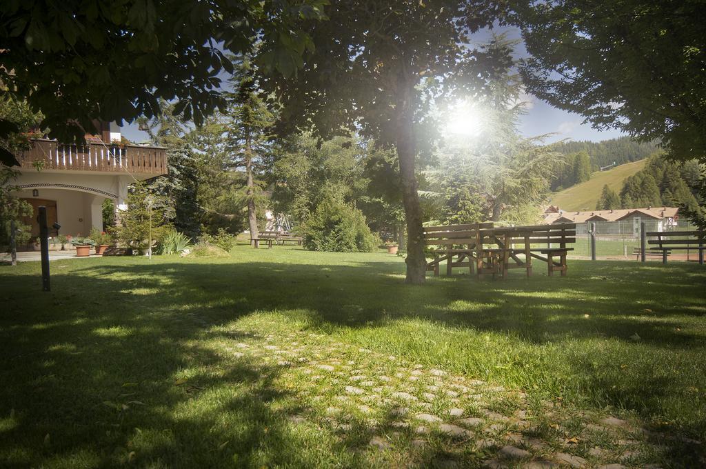 Grand Hotel Biancaneve Folgaria Esterno foto