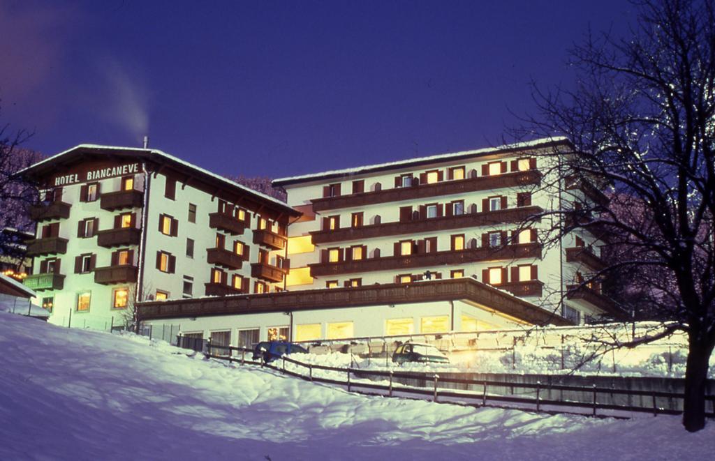 Grand Hotel Biancaneve Folgaria Esterno foto